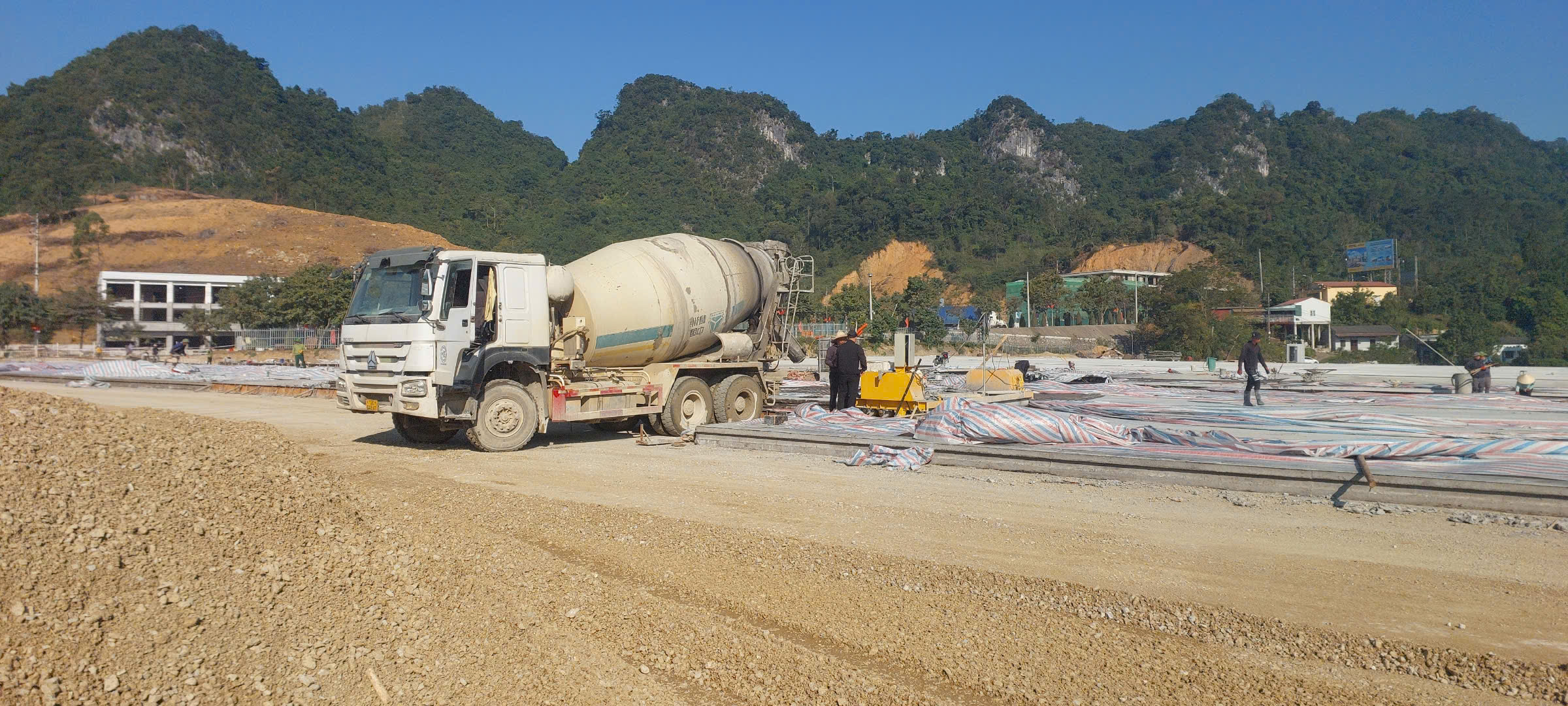 Thị trường thiết bị xây dựng toàn cầu 2025–2030: Tự động hóa, công nghệ xanh và cạnh tranh cho thuê thiết bị lên ngôi